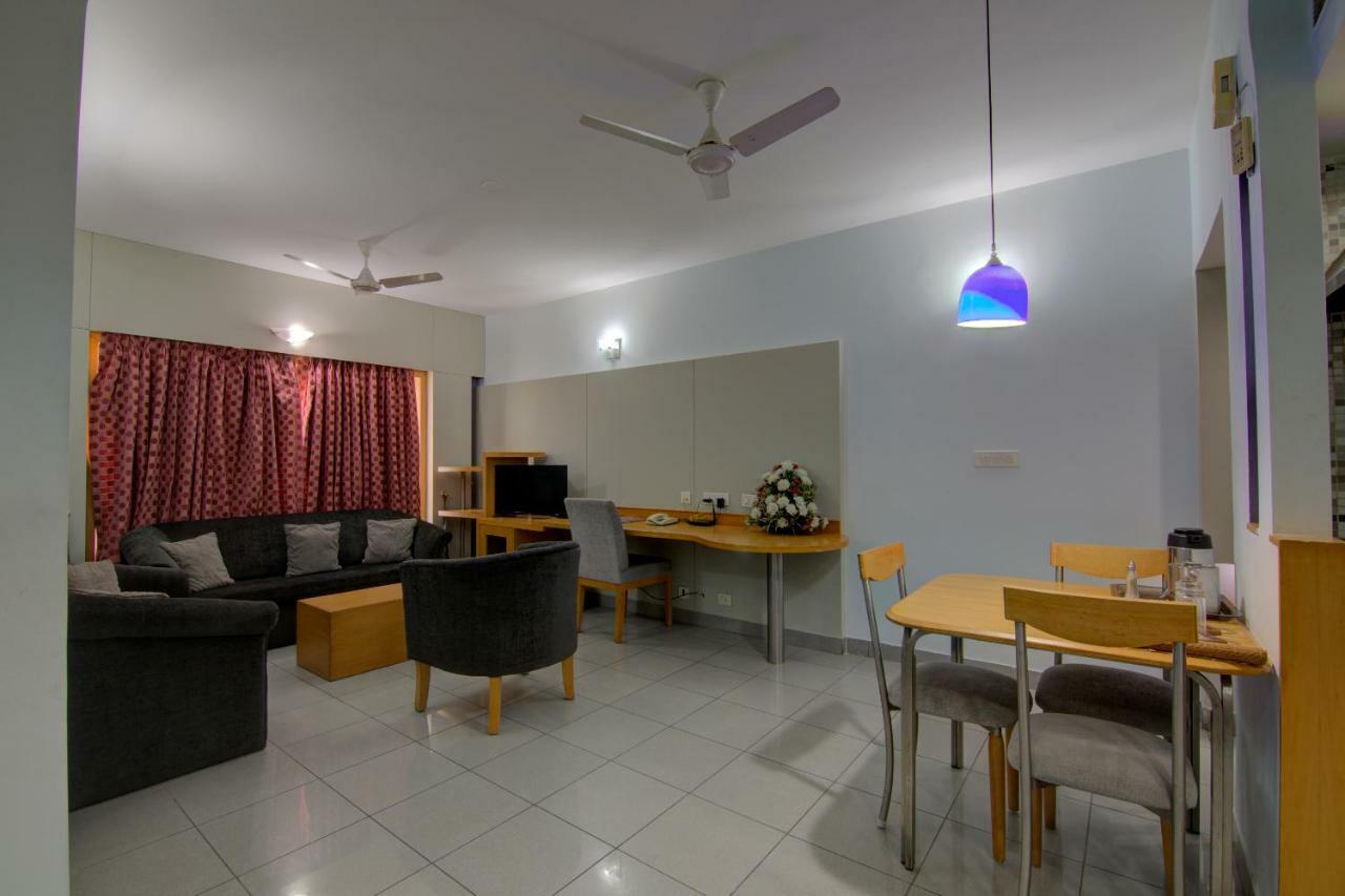 Tristar Serviced अपार्टमेंट